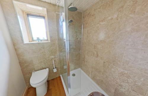 The Estate, Luxury Spacious Family Stay with 3 Hot Tubs, Scenic Views Sleeps 16 near Durham & Bishop Auckland - Foto 32