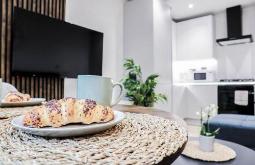 The Dashwood Suite - 2BR Modern Apt with Stylish Design Decor, Free Secure Underground Parking & 50" Smart TV - Foto 13