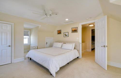 Steps to Boardwalk Group Getaway in Ventnor City - Foto 17