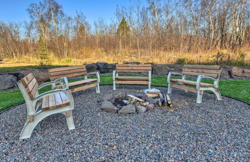 North Shore Cabin with Fire Pit By Gooseberry Falls! - Foto 2