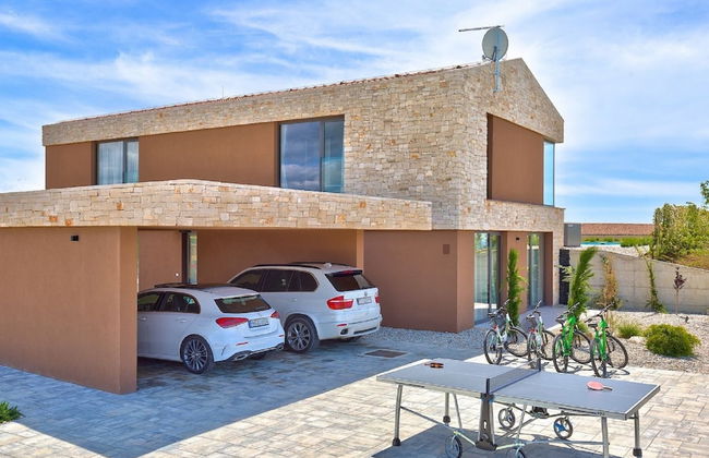 Enticing Holiday Home in Brtonigla with Hot Tub - Photo 33