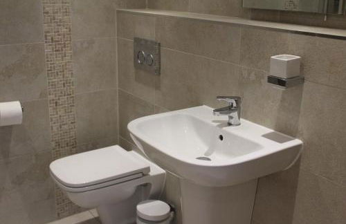 St Monica's - Foto 4