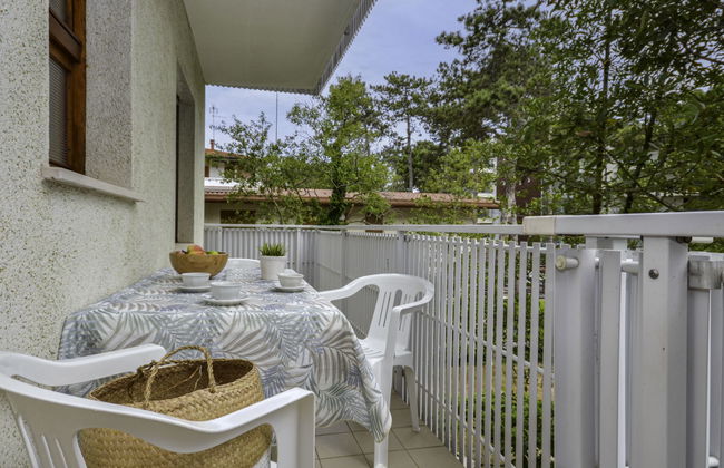 2 bedroom Apartment in Lignano Sabbiadoro - Photo 2