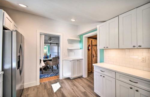 Chincoteague House with Enclosed Porch and Deck - Foto 10