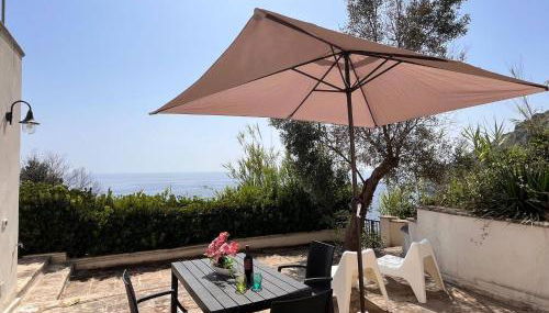 House overlooking the bay - Seaview - Foto 2, furniture