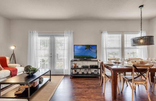 4 BD 3 BA Lucaya Village 23-101 - Foto 1