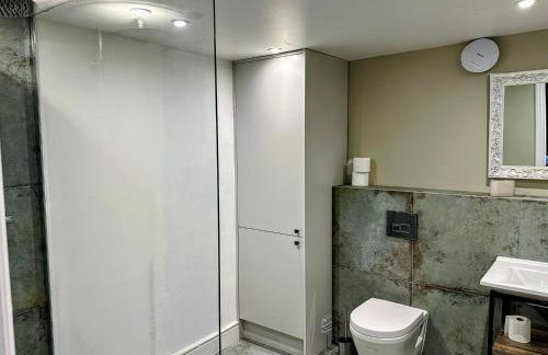 Ground floor, Very central, 2 Bed - Cobbles Apartment - Foto 10