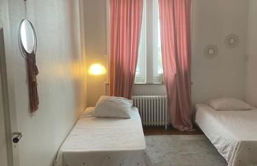 Grand appartement entier en hyper centre a 10 minutes de lille, métro a 50m et la gare de Tourcoing et à 900m et parking a proximité - Foto 10