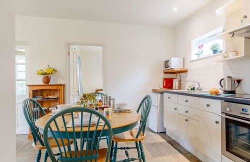 2 Bed in Warminster oc-52105 - Photo 2