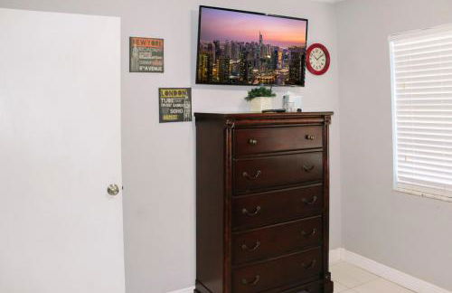 Charming Modern Valrico Getaway - Pets Welcome - Foto 3