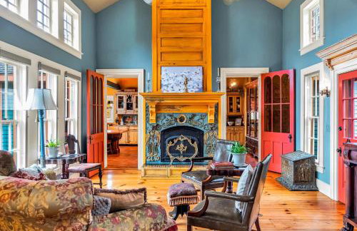 Hot Tub and Large Yard Elegant Deansboro Getaway - Foto 3