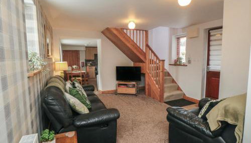 Farm Yard Cottage - Photo 1