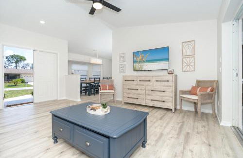 Beautiful Spacious Home! Close to Beaches - HEATED Private Pool - Foto 6