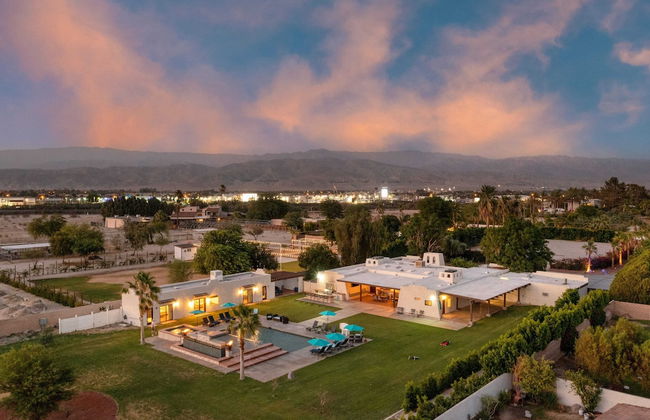 Starlight Estate by Avantstay 26 People! Architectual Mansion w/ Pool, Tennis Court, Game Room - Photo 41