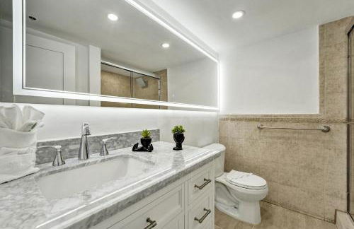 Breathtaking resort condo w beach service Unit 908 - Foto 31