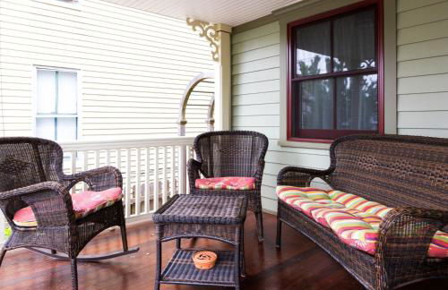 3BR Beautiful Remodeled Victorian w/ Beach Locker - Foto 2