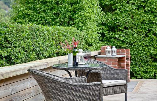 Orchard Lodge, Strawberryfield Park - Photo 20