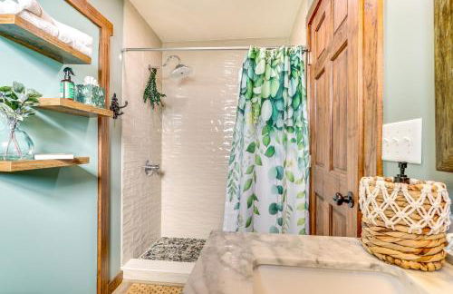 Grill and Fire Pit New Market Getaway on 3-Acres! - Foto 14