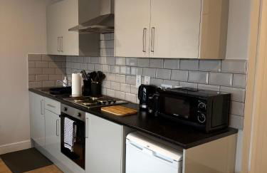 Luxury Super-King Bed Flat in Town Centre - Photo 5