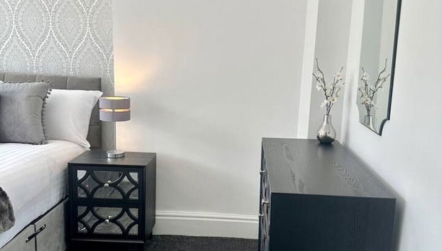 Large Five Bedroom Home with parking - Foto 3, Quarto