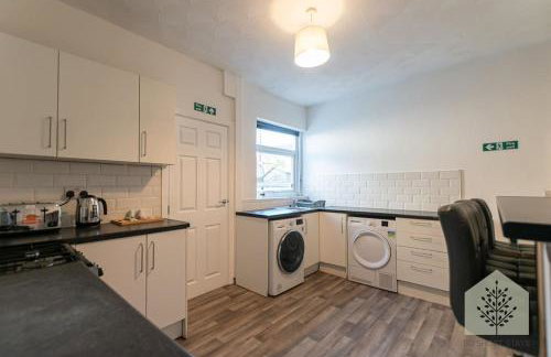 Holt House - Photo 14