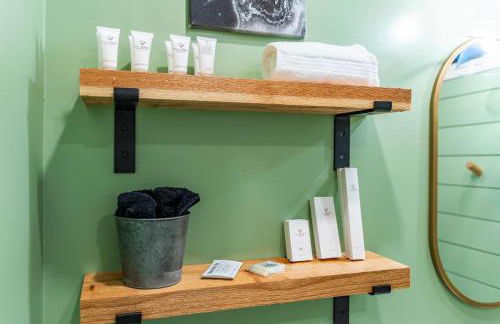 Container Home with Rooftop Views and Pickleball - Foto 13