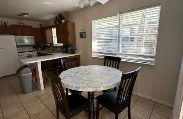 Larkin's Corner Salt Springs Resort Cottage 10 - Foto 10