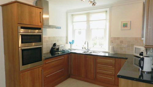 Craegard House - Photo 3