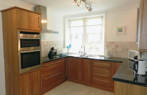 Craegard House - Photo 3