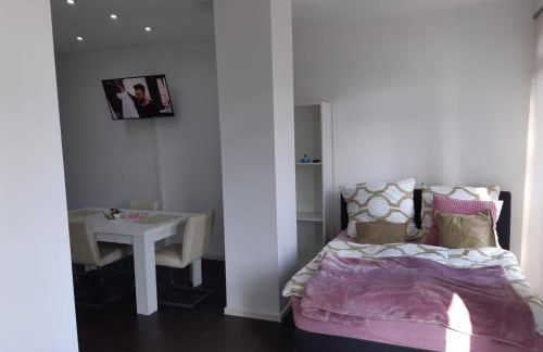 Luxuriöse Wohnung mit eigenem Garten - Foto 1