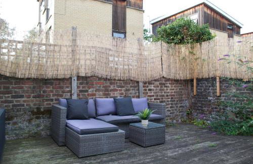 Stylish 2-Bed Garden Flat, 5 Mins to Brixton - Photo 40