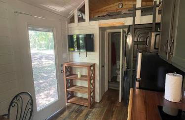 Shangrila Tiny Home near Dove Ridge Winery - Photo 2