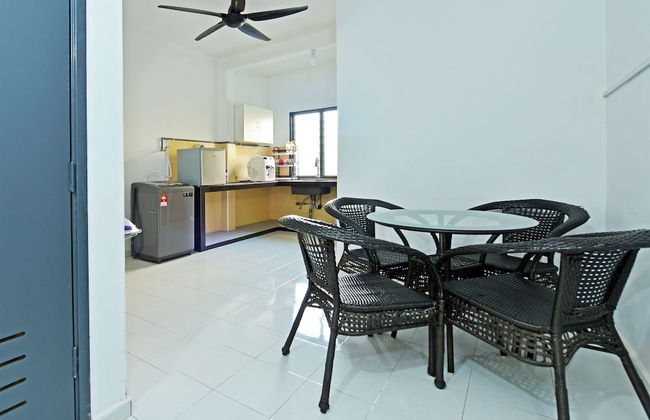 OYO 90493 JL Homestay - Foto 5