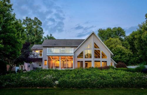 Spacious A-Frame with Lake Michigan Views & Hot Tub-Family Friendly - Foto 53