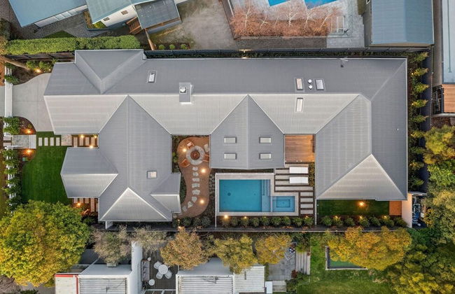 Muskoka Luxe Retreat With Pool Spa Fire Pit - Photo 16