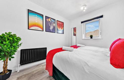 3 Beds Home walking distance from Shirley High Street - sleep 7 - Free Parking - Pool Table - 50" TV - Foto 21