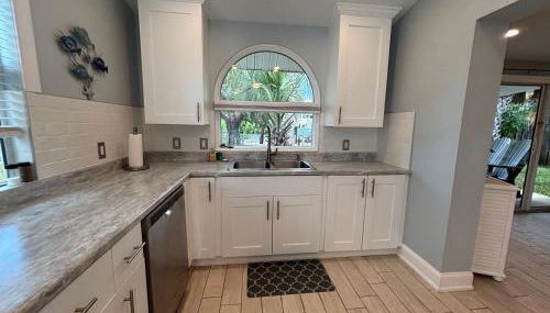 Stingray - Intimate Quaint on Imperial River 1.4 mi. 2 Beach - Foto 5, stove