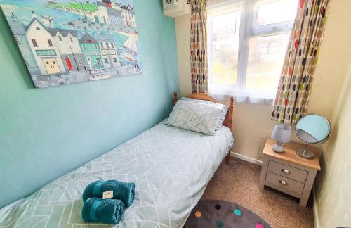 Dart Haven - cheerful holiday bungalow in Galmpton - Photo 12