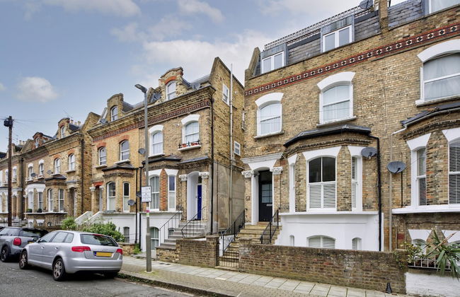 Beautiful Battersea Garden Flat by Underthedoormat - Photo 21