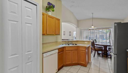 Family Ready in Gated Community Near Attractions - Foto 3