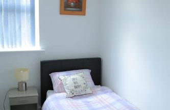 Beautiful New family home - Photo 19