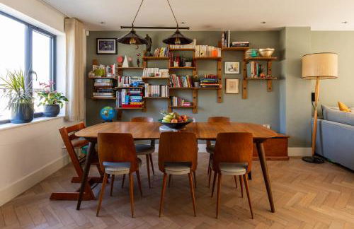 Stylish Family Home with Garden - Foto 2