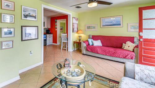 Less Than half Mi to Beach Access and Pier OBX Getaway - Photo 4