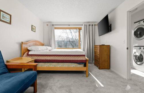 Moose Meadows- Near the airport, centrally located - Foto 28