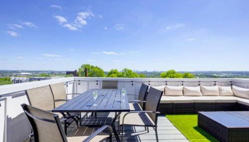 Luxury four-story Home with Rooftop views, 10min to Downtown! Sleeps 12! - Foto 2