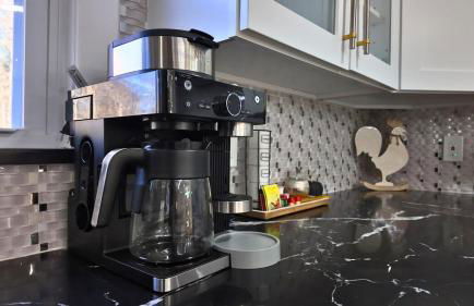 Catskills Escape Hot Tub Massage Chairs & Games - Foto 17