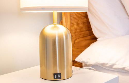 Stylish lake home with private beach, dock and firepit for swimming, kayaking, hiking - Foto 29