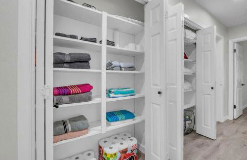 Cozy 5BR Home Sleeps 12 Near Downtown Austin and Tesla - Foto 15