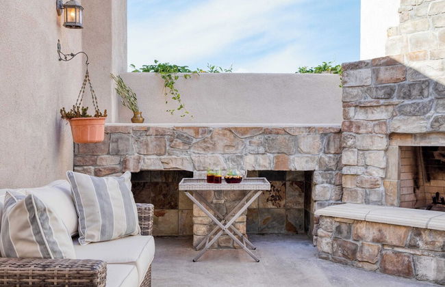 Modern Temecula Mansion w Pool, Hot Tub, Guest House & Valley Views Camila by Avantstay - Photo 50