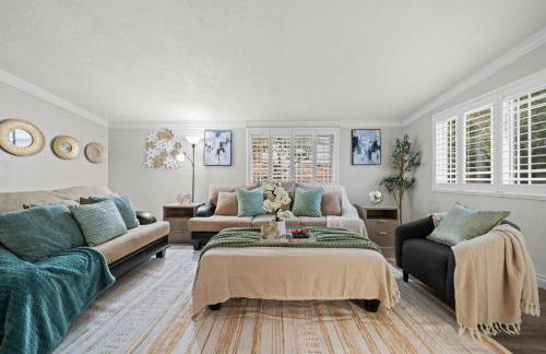 Entire Private Home with 4 Bedrooms 2 Bathrooms, 6 Beds, Hot Tub, King Bed, 6 Parking, Big Yard, Available Now - Foto 34